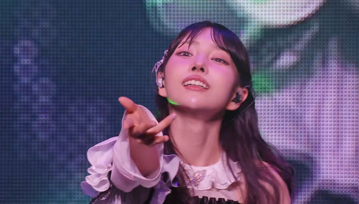 bairensiita's tweet photo. There's so much insanity in her eyes and expressions 🥺 literally the queen of expressions I can't 😭 https://t.co/Ji1np2c9we