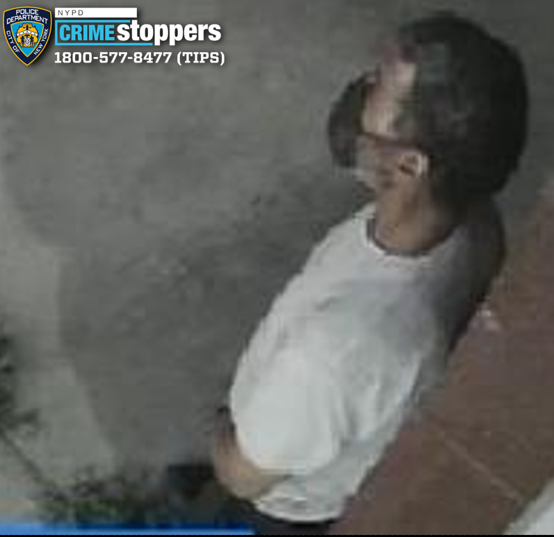 NYPDTips's tweet photo. 🚨WANTED FOR A ROBBERY: On Wednesday, August 19, 2026, at approximately 9:30 P.M., in front of 131-14 40 Road in the confines of the 109 Precinct, a 33-year-old male encountered an unidentified individual he met through a social media application to sell his laptop. Upon arrival, the unidentified individual greeted the victim and another unidentified individual appeared. One of the individuals snatched the laptop from the victim's hand while the second individual punched the victim multiple times in the chest. The individuals then fled the location on foot traveling northbound on College Point Boulevard. 

Anyone with information regarding this incident is asked to call the NYPD's Crime Stoppers Hotline at 1-800-577-TIPS (8477) or, in Spanish, 1-888-57-PISTA (74782). The public can also submit their tips by logging onto the Crime Stoppers website at https://t.co/2PvTmQgxad, or on X @NYPDTips.