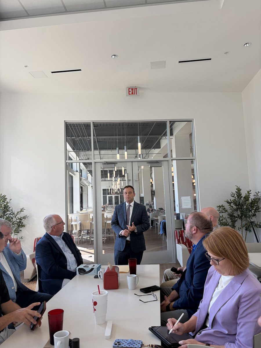 SSA_Supers's tweet photo. District 6 Superintendents were on the campus of Jacksonville State University today. Thanks to President Killingsworth and District President Michael Barber for hosting a wonderful meeting. https://t.co/VGb4HYWppI