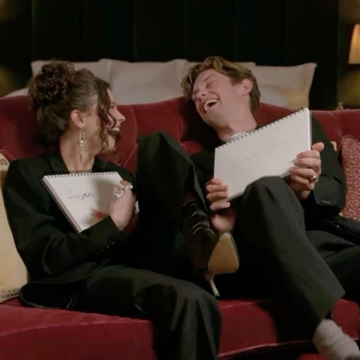 dianabellfort's tweet photo. “What's one thing about your character that you're going to miss the most when this chapter comes to an end?”
Harriet: “Everything. But also play with you, like work with you” ☹️☹️☹️☹️☹️ https://t.co/80yQHVS9vV