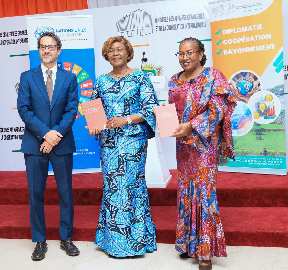 OITAbidjan's tweet photo. 🇺🇳 Mieux unir les expertises de @ONU_CIV pour mieux servir les priorités de la #CôteDIvoire.
À Abidjan, l'#OIT était aux côtés du Système des Nations Unies pour présenter le Guide pratique, avec l’appui de la #Suisse🇨🇭, un partenaire traditionnel de l'#ONU.
#OneUN #ODD8 https://t.co/9DjQZwb0pv
