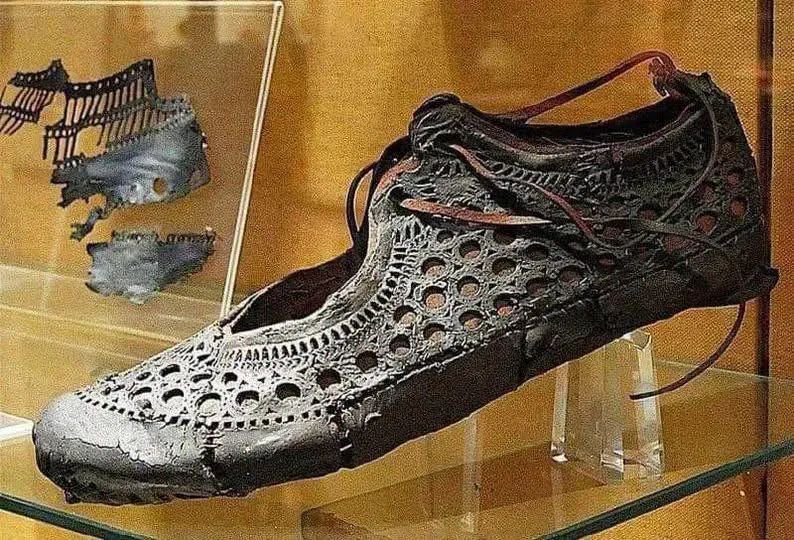 histories_arch's tweet photo. An intricately punched, 2,000 year-old Roman legionnaire leather shoe recovered from a well at the Saalburg Roman Fort in Germany 🇩🇪

The shoe is genuinely Roman and was excavated at Saalburg, a Roman fort in Germany’s Taunus region, but it dates between 100 BC to the first half of the 2nd Century AD, roughly 100–150 AD. Saalburg was a frontier fort along the Roman Empire’s German defenses.

The remarkably elaborate leatherwork shows how sophisticated Roman shoemaking could be. Roman craftsmen produced footwear with intricate punched patterns, decorative cutouts, lacing systems and reinforced soles. Archaeologists have recovered numerous shoes and leather fragments at Saalburg, including footwear made for men, women and children living around the fort.

Roman leather survived at sites like Saalburg because waterlogged wells created oxygen-poor conditions that dramatically slowed decomposition, allowing some leather objects to survive for nearly 2,000 years.

Saalburg Museum 

#archaeohistories