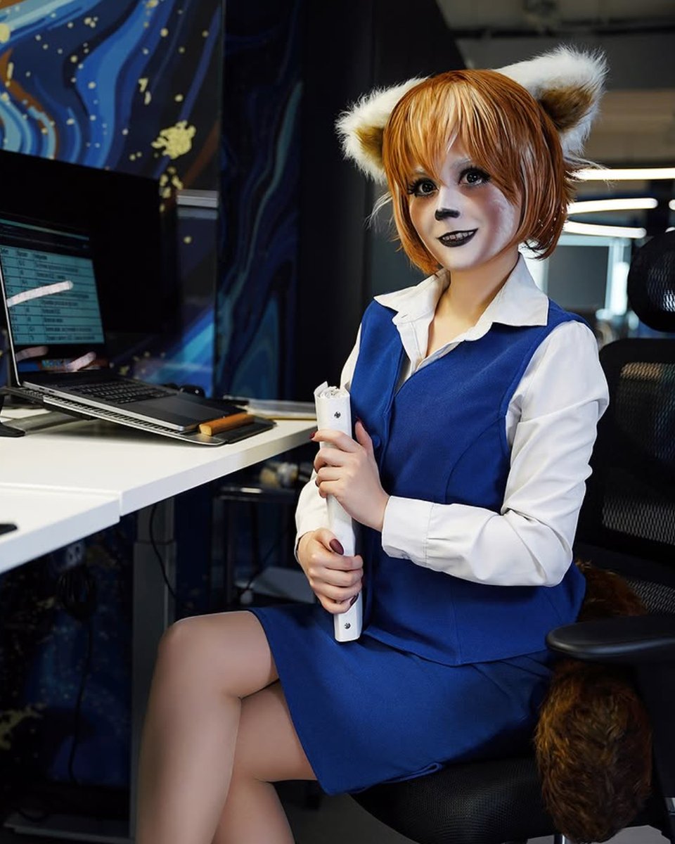 aggretsuko's tweet photo. Office mode: activated 💼❤️ #Aggretsuko cosplay by lady_integra_cosplay on IG! https://t.co/P8oVx34R3F