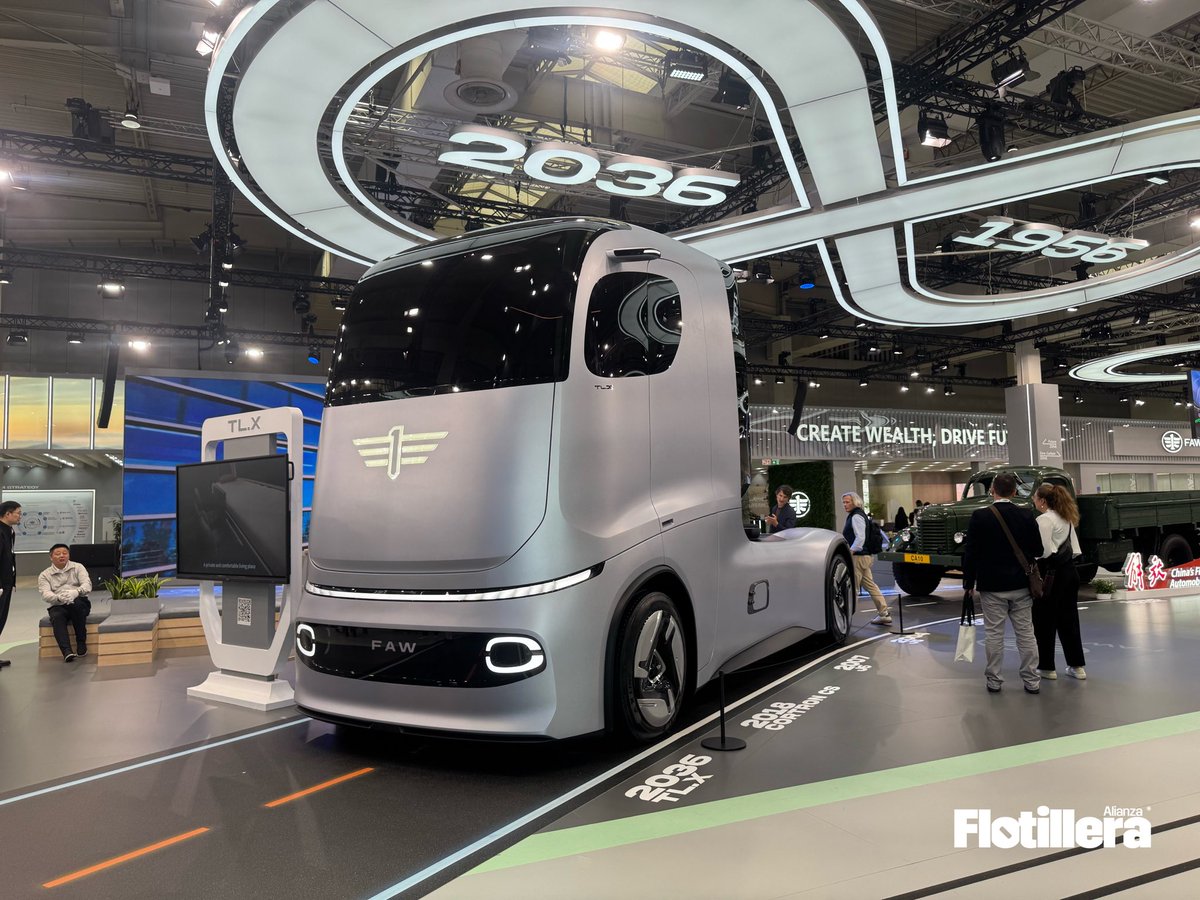 Flotillera's tweet photo. El poder asiático está presente en IAA Transportation2026. 🚛⚡
Esta es parte de la oferta que la firma china FAW muestra a los asistentes.
#IAA | #FAW | @FawElam | #TeamFlotillera https://t.co/pjtZ08YWbw