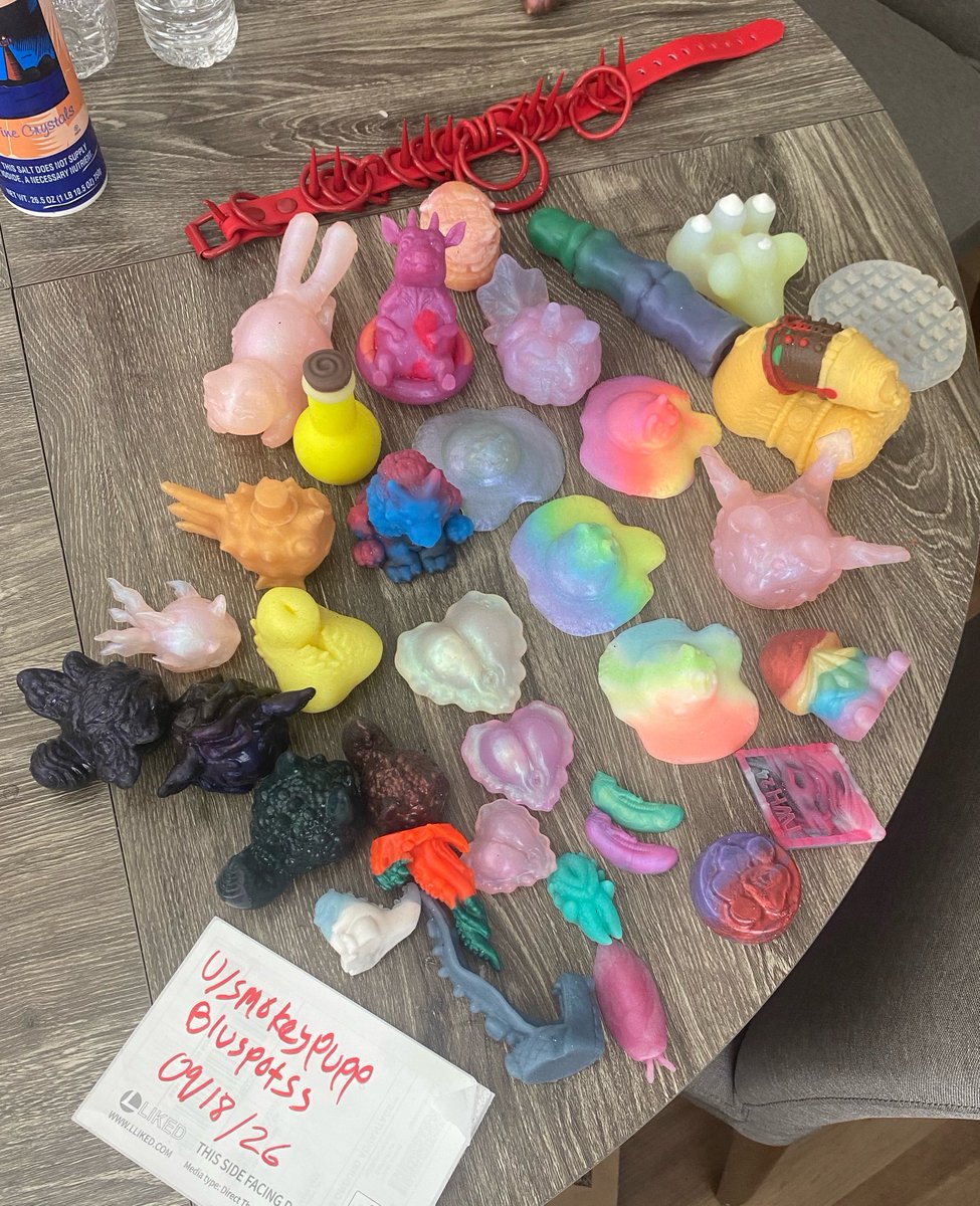 stoned_lamby's tweet photo. wts lots of squish a collar and a couple toys/packers !! super flexible prices, spend 55+ and get a xeno head squish for free !! https://t.co/wfGw5ScLRk