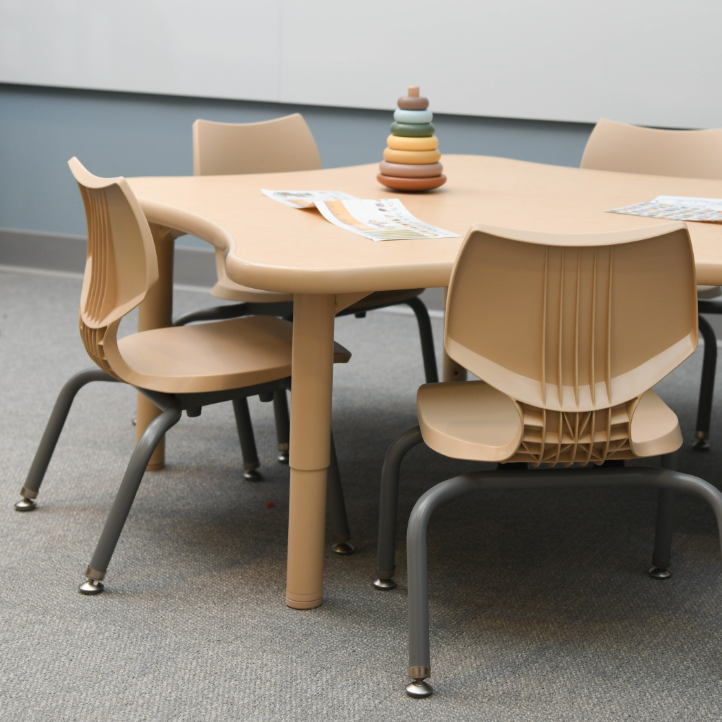 SmithSystem's tweet photo. Color shapes the learning environment.

Neutral tones like soft grays, warm wood, and muted greens create calmer spaces that support focus and reduce distractions.

Thoughtful color choices create spaces ready for learning.

#SmithSystem #LearningEnvironments #EducationDesign https://t.co/qjgAprDFYf