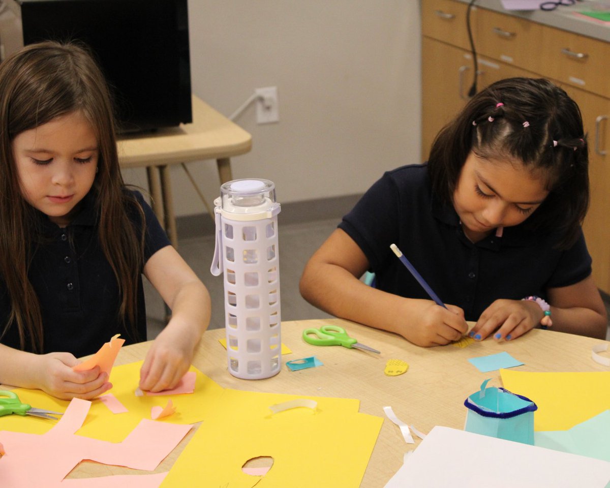 yahouston's tweet photo. When students create, they’re doing more than making art. 🎨✨

They’re building confidence, exploring new ideas, practicing problem-solving, and discovering their own ways to express themselves.

At Young Audiences of Houston, we bring meaningful, hands-on arts experiences directly into schools through programs designed to engage and inspire students.

Bring the impact of the arts to your school.
📩 Schedule a program today.
https://t.co/n0lV9OpnsX

#ArtsEducation #HoustonSchools #LearningThroughArt #CreativeLearning