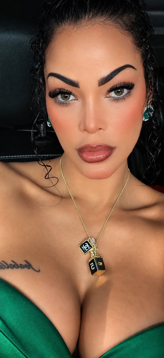 chokoblackiefit's tweet photo. B días baby's cual es tu favorita? Cdmx 💦🔥👀👀 https://t.co/m7J0M9sVoP
