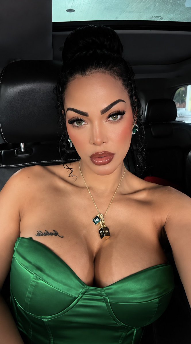 chokoblackiefit's tweet photo. B días baby's cual es tu favorita? Cdmx 💦🔥👀👀 https://t.co/m7J0M9sVoP