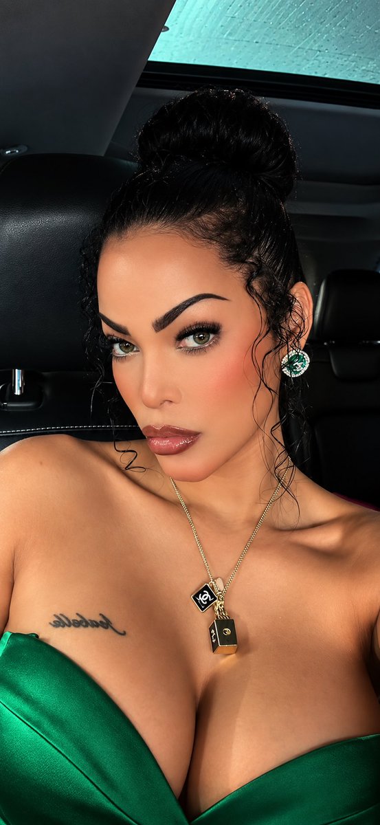 chokoblackiefit's tweet photo. B días baby's cual es tu favorita? Cdmx 💦🔥👀👀 https://t.co/m7J0M9sVoP