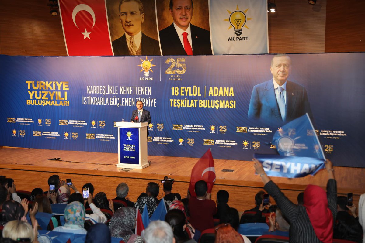 abdullahdogru01's tweet photo. 📍 Adana

Adalet Bakanımız Sayın Akın Gürlek, Milletvekillerimiz ve Adana İl Başkanımız Sayın Av. Mustafa Özkan ile birlikte, davamızın sancağını fedakarlıkla taşıyan emektar teşkilat mensuplarımızla büyük bir coşkuyla gerçekleştirilen Teşkilat Buluşması programımızda bir araya geldik.

Bu kutlu hareketin taşıyıcı kolonları olan AK kadrolarımızın inancından ve vefasından aldığımız büyük güçle kenetlenecek, Cumhurbaşkanımız ve Genel Başkanımız Sayın @RTErdogan’ın liderliğinde hedeflerimize doğru tek bir yürek halinde, sarsılmaz bağlarla yürüyeceğiz.