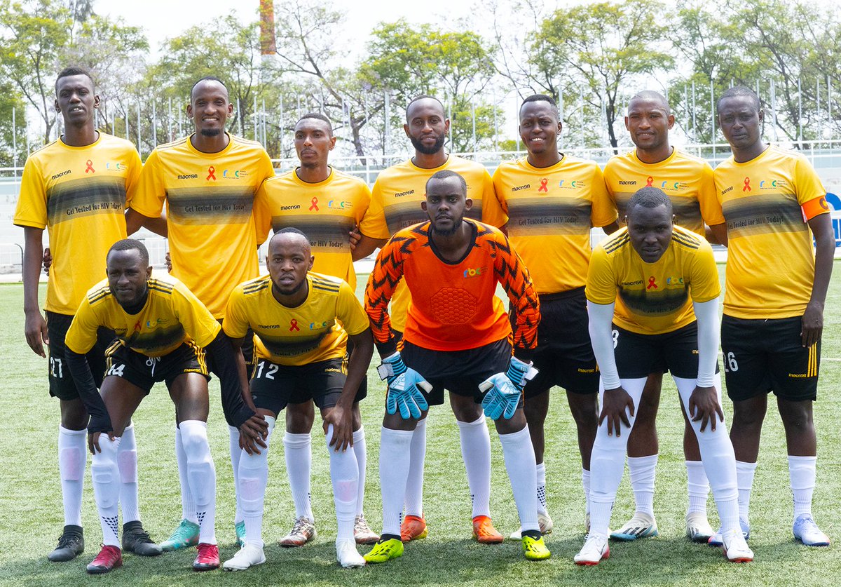 RBCRwanda's tweet photo. Imikino ya @WorkersRwanda ihuza abakozi b'ibigo na za minisiteri yagarutse!!

Mu mikino yabaye uyu munsi, amakipe yose ya RBC yitwaye neza.

✅Ikipe y'umupira w'amaguru (FootBall)⚽mu bagabo barengeje imyaka 35,yatsinze @wasac_rwanda  3-1.

✅Ikipe y'umupira w'amaguru (FootBall)⚽mu bagabo batarageza imyaka 35,RBC yatsinze @RwandaMoD 2-0.

✅Mu cyiciro cy’abagore batarengeje imyaka 35 mu mukino w’intoki (Basket Ball)🏀, RBC yatsinze
@reg_rwanda  amanota 20-0.

#SiporoNiUbuzima