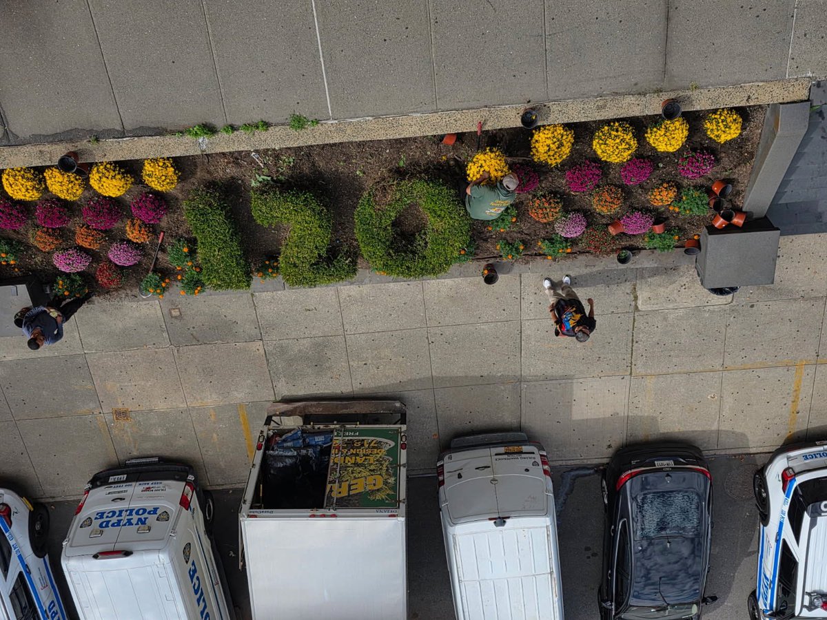NYPD120Pct's tweet photo. A special thank you to our 120 Community Council for helping beautify the front of the precinct by providing and beautiful new flowers. Your continued support and dedication to the 120 Precinct and our community are greatly appreciated! https://t.co/3cKQ4TD30l