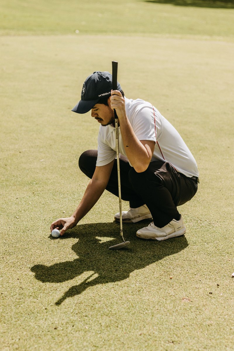 Ashhhhhh421's tweet photo. For friendly skill games, I was near the olive wetlands. Airy flutter and birch texture were around me. My gray watch, indigo jacket, and sand sweatshirt were there too. I felt composed and alert. #GolfHobby #OliveWetlandsGolf https://t.co/Pjrbr3ZUPs