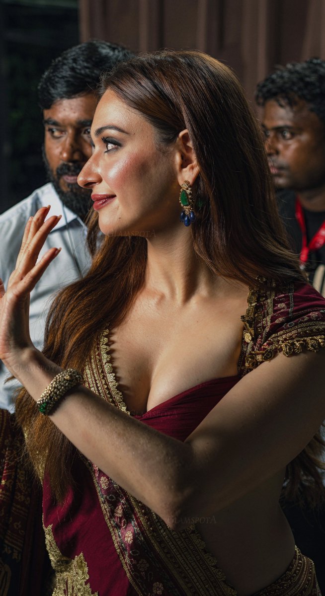 GlamspotA's tweet photo. GOD created only one unique piece and that's "TAMANNAAH BHATIA" !!🤌🥵 https://t.co/ifeWiE0jF6