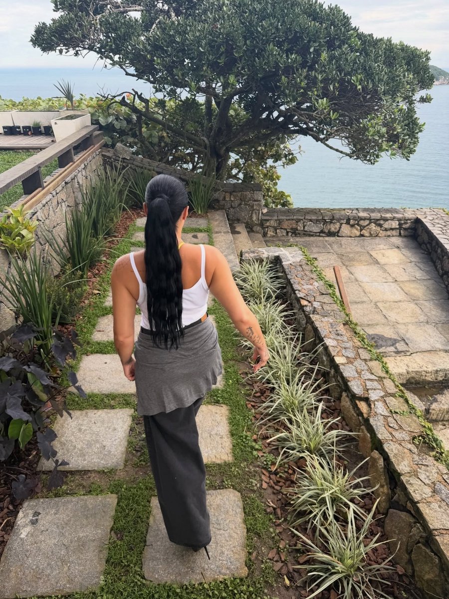 anittxsiegel's tweet photo. o dump brasileiro da demi só tendo rio de janeiro porque é onde genuinamente as pessoas são mais felizes só reparar que o dia ruim foi onde? isso mesmo, são paulo!!! https://t.co/ZJfrr0PSbc
