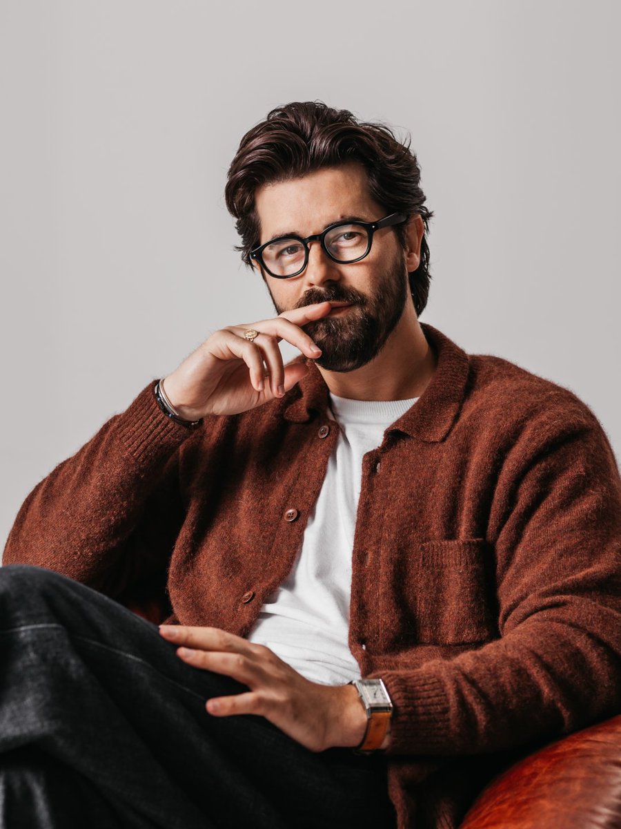 heyVONDER's tweet photo. Meet VONDER on September 22.
Join us for the full launch on September 28.
Register now at https://t.co/J19vbskmpg

For the past two years, we've been quietly building what's next. Today, we're sharing one piece of that story.

Introducing Guillaume Hamon, Co-Founder & Chief Brand Officer of VONDER.

An entrepreneur and creative director, Guillaume helped trailblaze category-defining brands including Rivian and Oura Ring, giving him a rare understanding of how advanced technology becomes desirable, emotional, and culturally relevant.

At VONDER, he does the same.

"The future of technology isn't more attention. It's more freedom."

See you September 22.