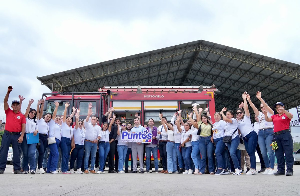 MIT_Ecuador's tweet photo. #Manabí | El viceministro de Tecnologías de la Información y Comunicación, @Ricardo__Guti, participó en la FeriaTech, desarrollada en Portoviejo, donde destacó la importancia de acercar la tecnología a emprendedores, artesanos y MiPymes.

🤖 Durante la jornada se presentaron herramientas y soluciones digitales que contribuyen a fortalecer los negocios, mejorar sus procesos, ampliar sus canales de comercialización y facilitar su acceso a nuevos mercados.