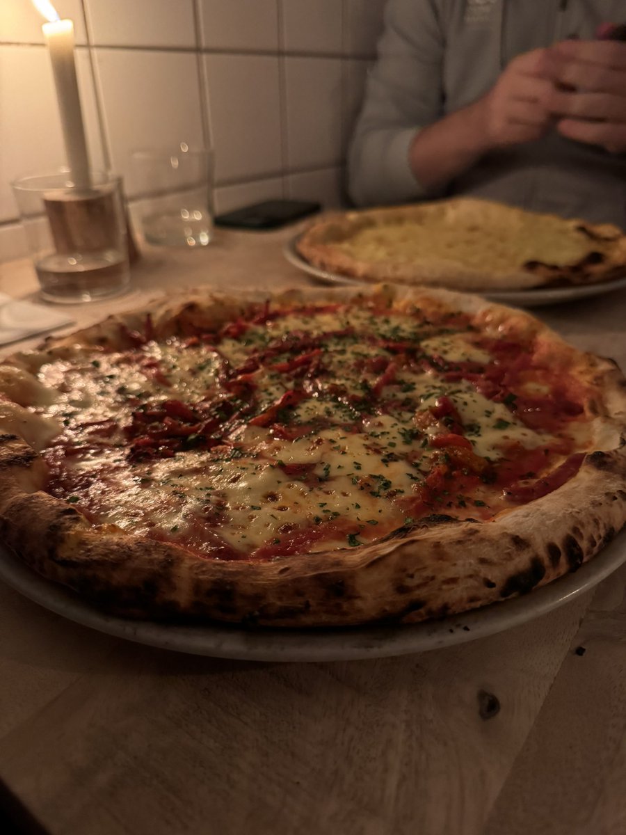 joecousins89's tweet photo. 10/10 pizza 😮‍💨😌 https://t.co/gDOXDAEhCO