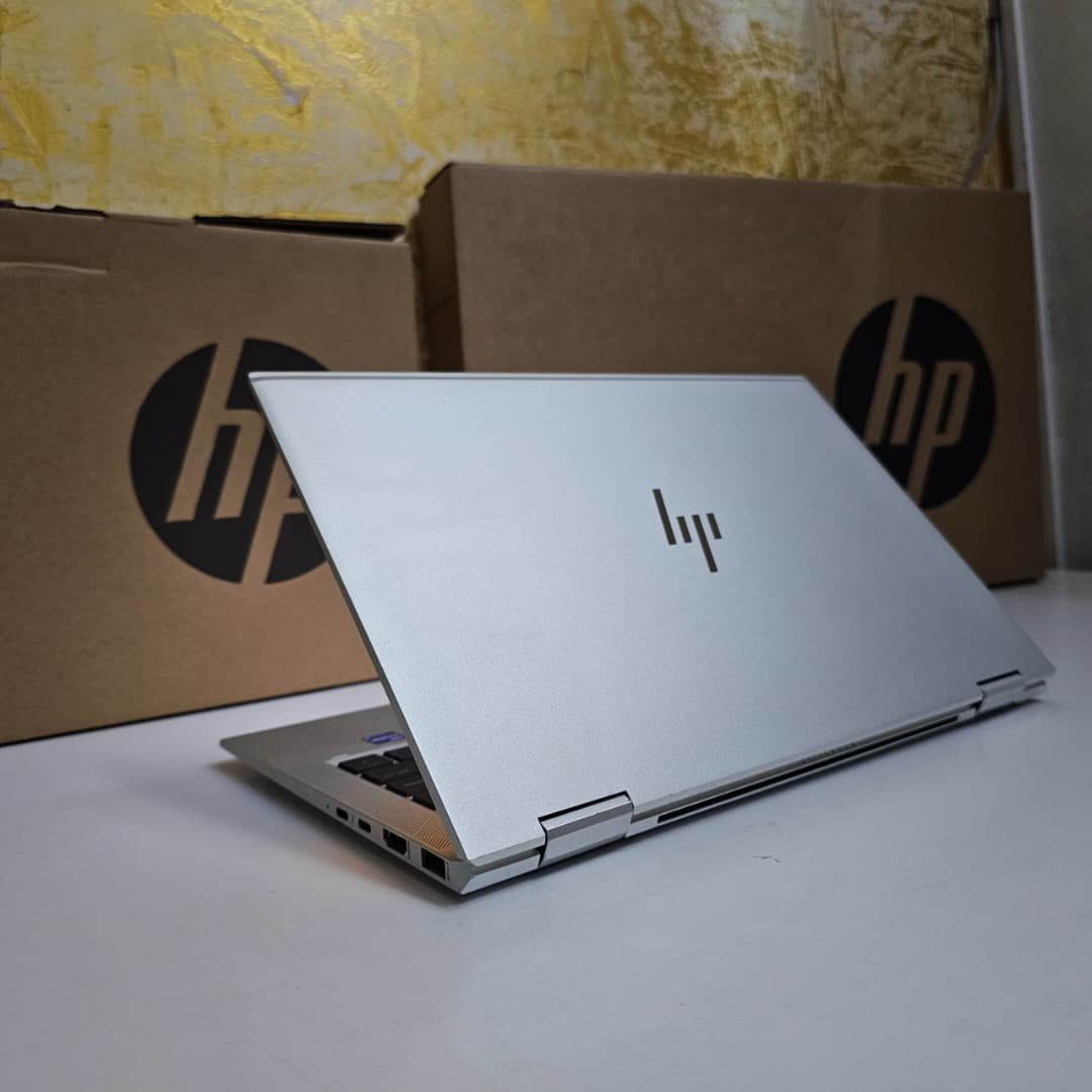 OffixpressCm's tweet photo. 🔥 OFFRE LOURDE : HP EliteBook x360 1030 G8 🔥
​Une bête de course rotative (360°) et tactile, taillée pour la productivité et le gaming sans compromis ! 💻🔄✨
​🔹 Specs : i7-1165G7 | 16GB RAM | 512GB SSD
🔹 Écran : Tactile AMOLED UHD convertible 360° 👆🔄
🔹 Graphismes : Intel Iris Xe (gère les gros projets graphiques sans surchauffer 🎨🔥)
🔹 OS : Windows 11 Pro
🔹 Autonomie : ~7h en mode gaming intensif (encore plus en bureautique 💼🔋)
#hp #laptop