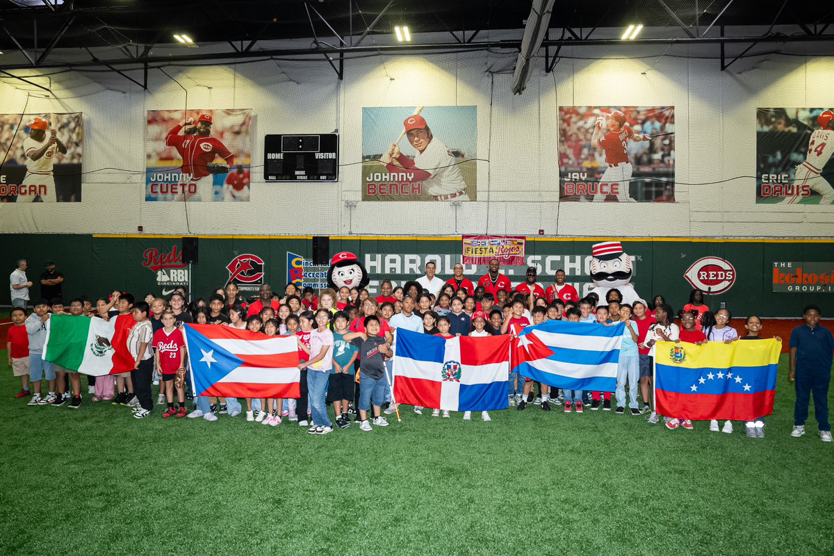 Reds's tweet photo. Juan Brito, Luis Mey, Héctor Rodríguez, and Carlos Jorge spent their morning at the Reds Youth Academy celebrating Fiesta Rojos with the kids for #HispanicHeritageMonth! https://t.co/SUMRGtvgjG