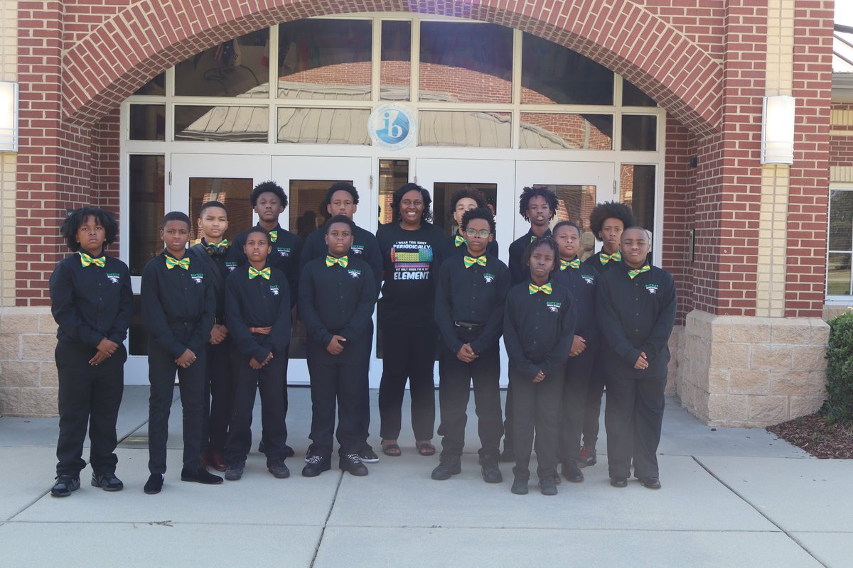 hopkinseagles's tweet photo. Celebrating our Lunch Buddies Program! 🎓 Sam C. named 5 HBCUs during an AVID challenge and won a prize—way to go, Sam! 🏆 Big thanks to 100 Black Men for supporting our scholars. Who’s proud of our Eagles? 🦅 #HopkinsMiddle #HBCU #AVID #100BlackMen https://t.co/BwBnZUS9lu