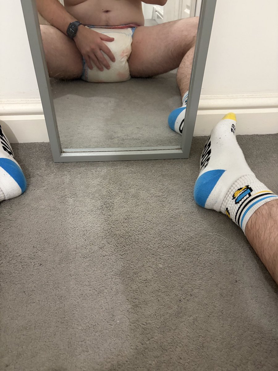 DiaperGayWales's tweet photo. Things got messy, DM to see the inside https://t.co/QlnGOq8vmZ