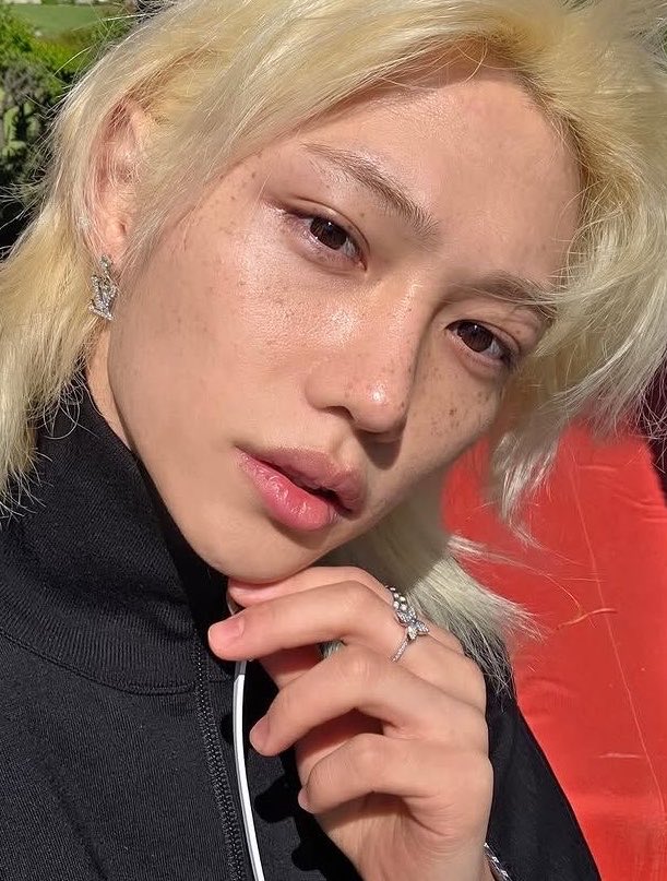 lixieshaven's tweet photo. felix barefaced vs with makeup https://t.co/q8EmBgBVFG