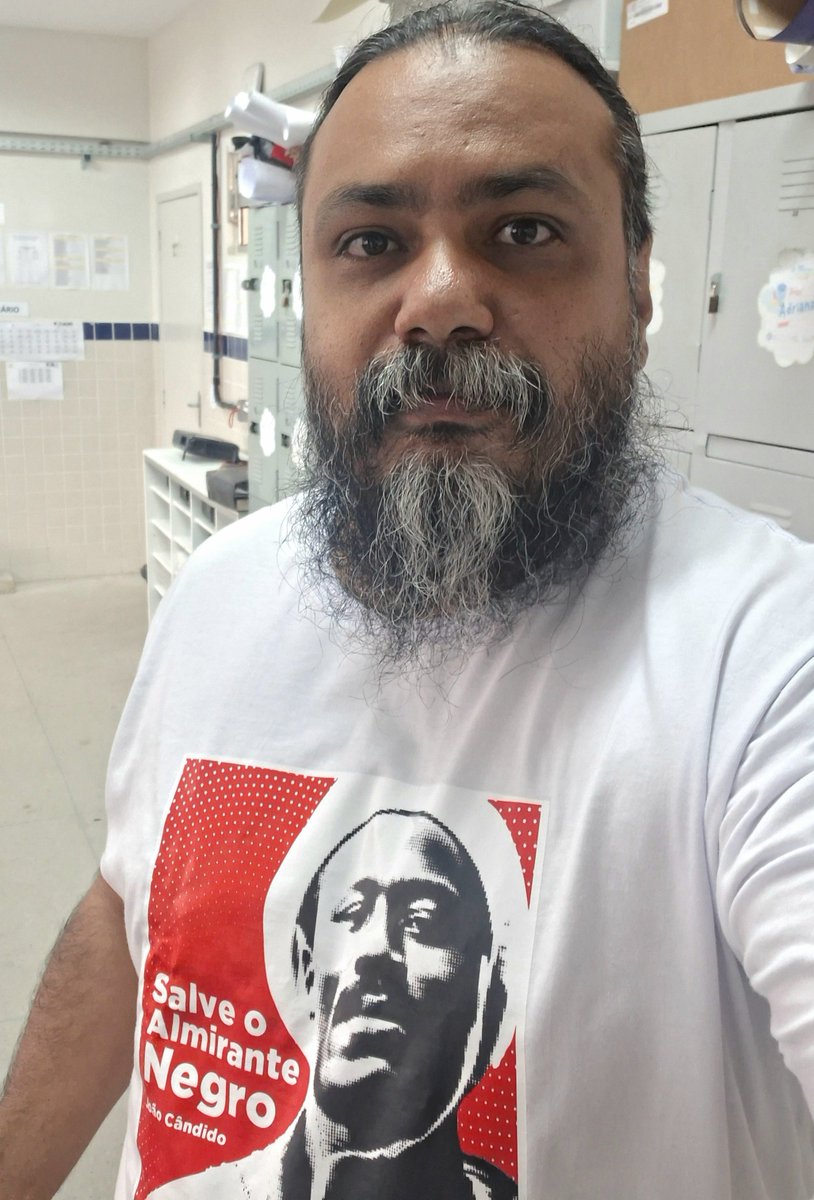 WallaceBarbosa's tweet photo. Salve o nosso "almirante negro", mil vivas à João Cândido!!!!! https://t.co/bHBfaPLAOt