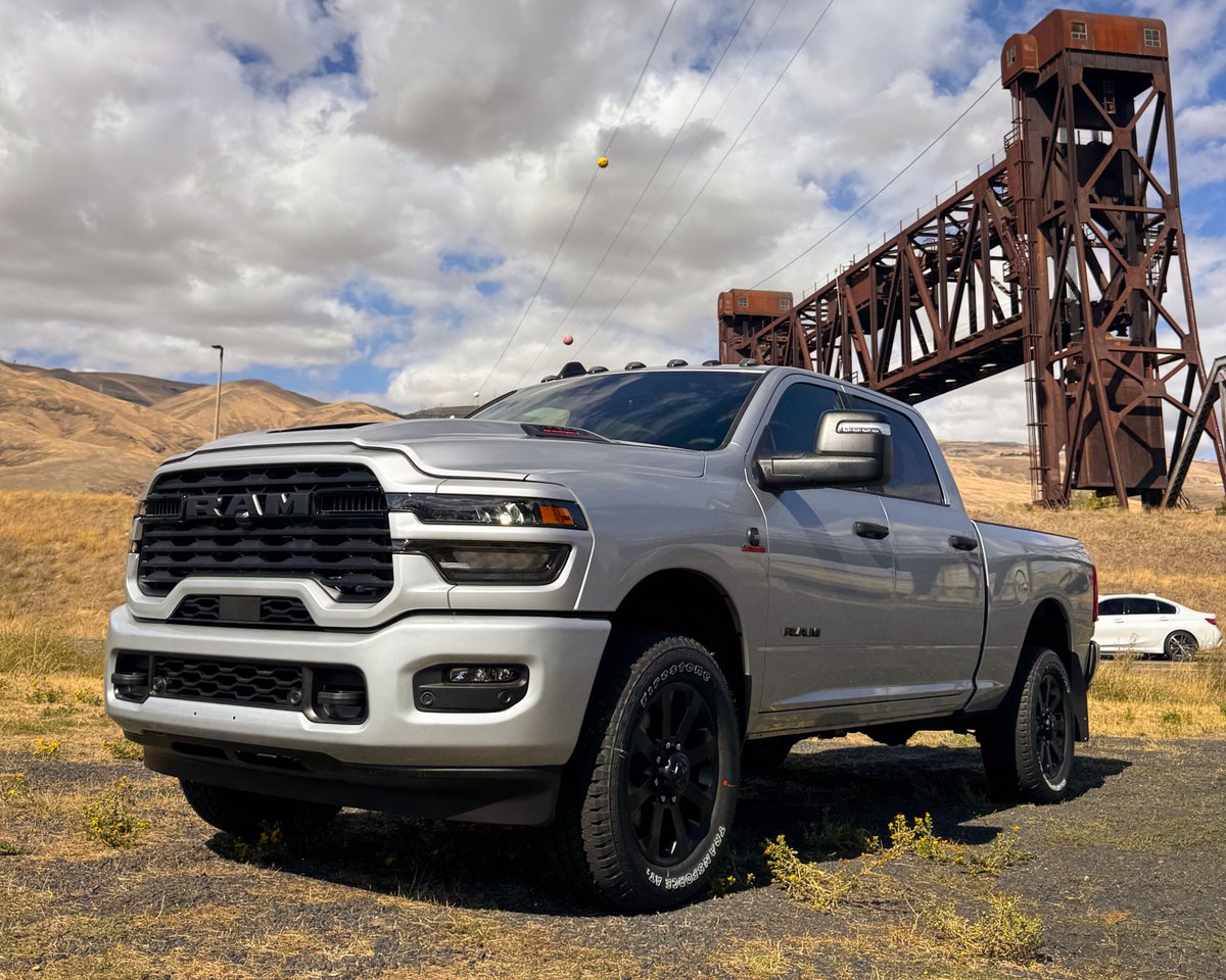 RogersDodge_ID's tweet photo. For work and play, this 2026 Ram 2500 Big Horn Crew Cab can pull just about anything with a tow amount of almost 20,000 lbs! Check it out today!

#lewistonidaho #rogersdodge #DriveHappy #Idaho #rmxperformance https://t.co/C5bXTLkyXR
