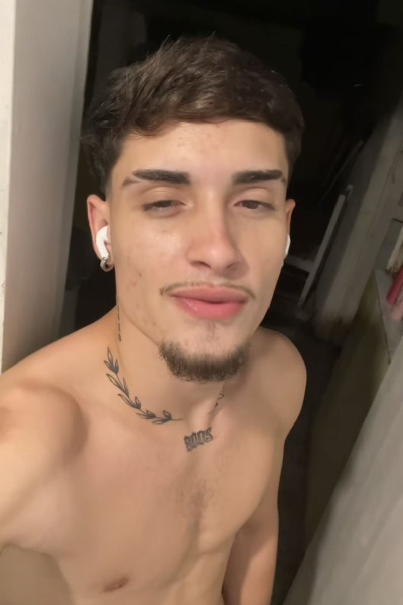 ytbrzando's tweet photo. gregory goyle. ◁ ─┈─ @jontexfdp
ㅤ idade: 21.
ㅤ sexualidade: bissexual.
ㅤ pronomes: ele/dele.
ㅤ canal: gregory kessey. https://t.co/NOq4jo8R9d