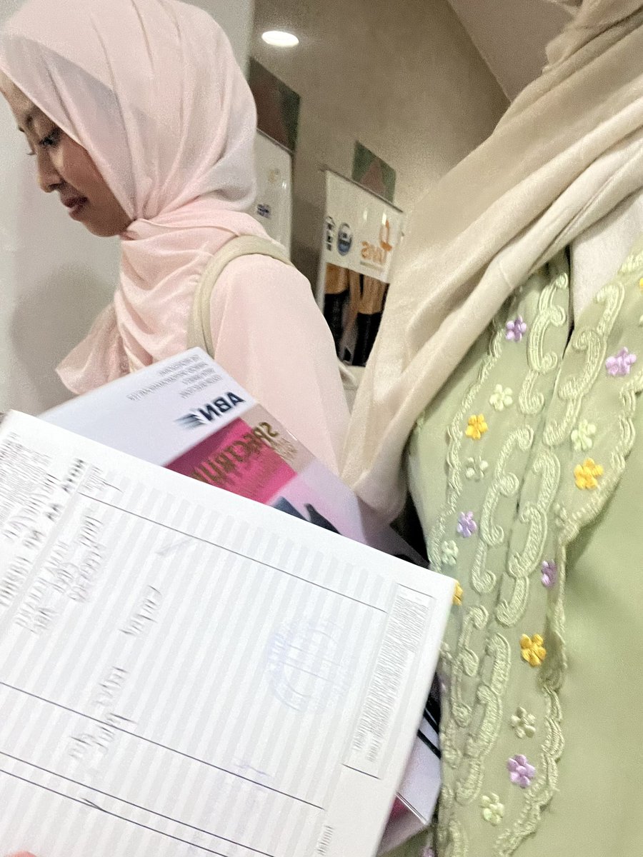 good4ruuu's tweet photo. habis sudah uang ketua kemaren beli stetoskop sekarang tensimeter😫 https://t.co/Nv9K7qygVJ
