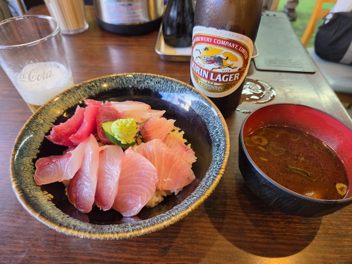 buffalobal52's tweet photo. ヤコバで名古屋着の時行くお店
ぶり、カンパチ、ハマチの
バーターネタ+カツオ https://t.co/9bEIea53Ua