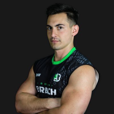 FiveFears's tweet photo. Going sleeveless https://t.co/8aIDMFZDWr