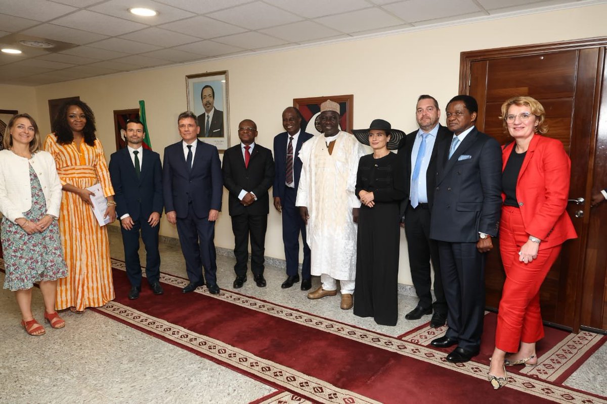 joDionNgute's tweet photo. 🇨🇲🇫🇷 J'ai reçu ce 18.09.2026, une forte délégation d'"Expertise France" conduite par son Directeur Général, Jérémie PELLET, en visite de travail au Cameroun.⤵️
Nous avons eu des échanges très fructueux sur la consolidation du dialogue entre le gouvernement camerounais et @expertisefrance , la restitution des principales conclusions de la revue de coopération mais également la présentation officielle de la Politique et de la Stratégie nationale en faveur de
l’hygiène, de la salubrité et de la gestion des ordures ménagères🇫🇷🇨🇲
#PM #JDN
#Cameroon 
@expertisefrance