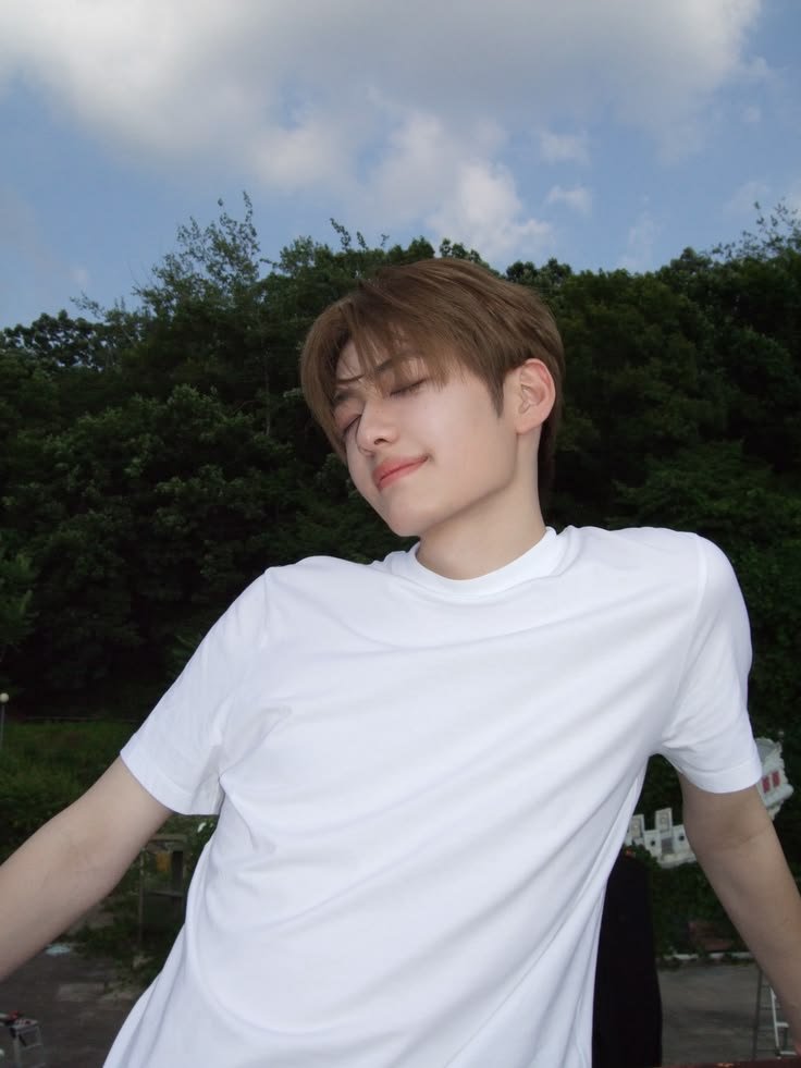 taehyunbekasii's tweet photo. sehat serta mulia adek. selamat bertumbuh menjadi pribadi yang lebih baik dan dewasa. sehat dan jangan lupa bahagia selalu.

A STAR CALLED SANGHYEON
#HBD_SANGHYEON
#私たちの太陽サンヒョンへ
#개냥이_20살_정상현업_합니다 https://t.co/YqqZYE6mxx