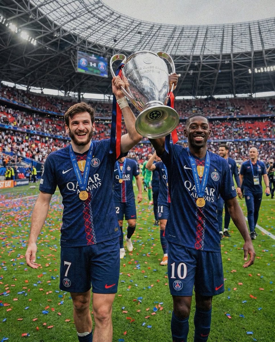 TouchlineX's tweet photo. 🚨🗣️ 𝗡𝗘𝗪: Ousmane Dembélé: "Khvicha Kvaratskhelia is the best player in the world!"

"In my view, he deserves the Ballon d'Or. I'd be happy to see him win it." https://t.co/IoM4u2THsb