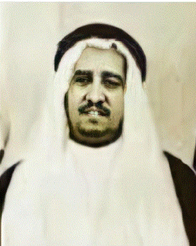 AZK_SA's tweet photo. تصل ثروة عائلة الجفالي لـ 24 مليار دولار (90 مليار ريال)

بدأت قصة العائلة من عنيزة, عندما انتقل والدهم عبدالله الجفالي (مولد عام 1880م) إلى مكة و افتتح متجر صغير عام 1898م.

- الأبناء: إبراهيم، علي، أحمد، سليمان وابنته نورة
- واصل إبراهيم وعلي وأحمد توسعة أعمال العائلة بعد وفاة والدهم عام 1935

- أسست العائلة شركة كهرباء في الطائف عام 1947م برأس مال مليون جنيه، وارتفعت قيمة أسهمها إلى 3 أضعاف خلال 4 سنوات.

- توسعت ثروة العائلة في الكهرباء، الأسمنت، العقارات، الاتصالات، السيارات، المصارف والصناعة.

- من أبرز الشركات و الشراكات: مرسيدس بنز، ميشلان، سيمنز، أسمنت الأحساء، أسمنت المنطقة الشرقية ومصانع السيارات والشاحنات والمكيفات والثلاجات.

- الجيل التالي يضم: خالد، وليد، طارق، حاتم، أمين، سامي وأيمن الجفالي

- يدير ثروة العائلة خالد بن أحمد الجفالي عبر مكتبها العائلي Hasma Capital Advisors.