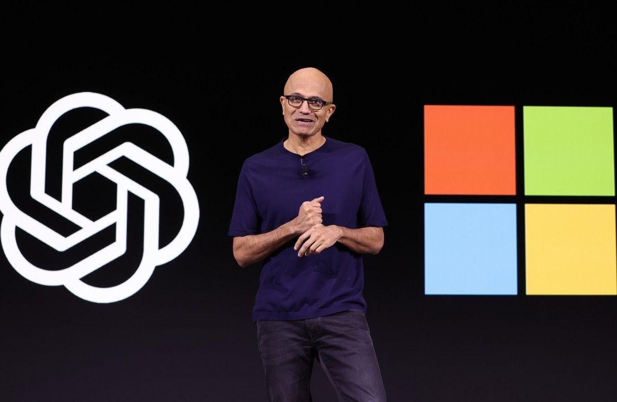 mikecnicholson's tweet photo. Microsoft's Director of Applied Science called AI scraping the largest theft of labor in human history. His presentation found Copilot's answer engine cut NYTs click-through by as much as 93 percent. https://t.co/r7HI64mvQT https://t.co/O05oYkCau8