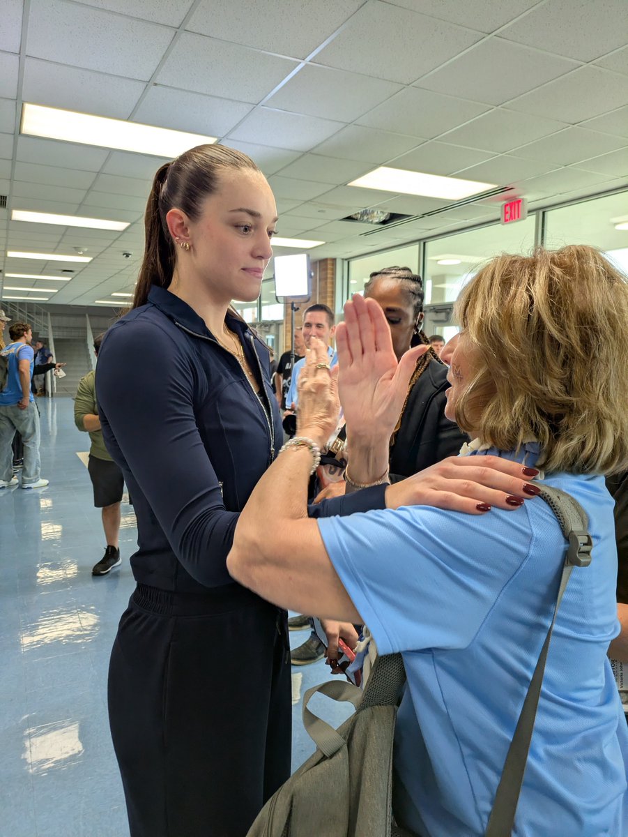 Dion_JTsports's tweet photo. The @WashMystics came to Maine West to honor @AngelaDugalic as her No. 32 jersey was retired at the school. The pride of Des Plaines got a lot of love from the crowd and her former teammates and coaches. https://t.co/mpCAzVg4RK