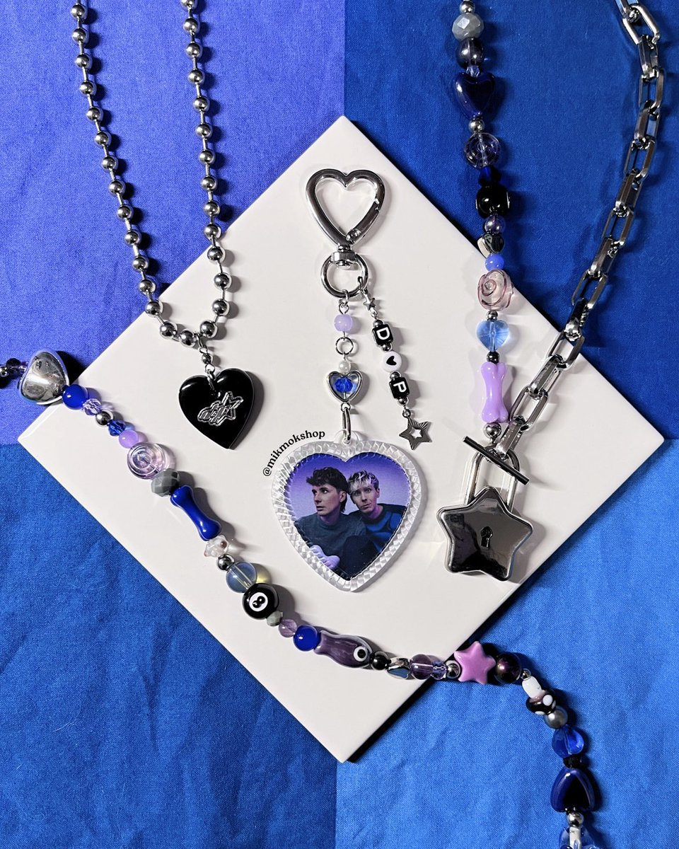 _homephown's tweet photo. finally hard launching some dan and phil pieces 💫🚀💜

#phanart #hlt https://t.co/CHbYw0XREs