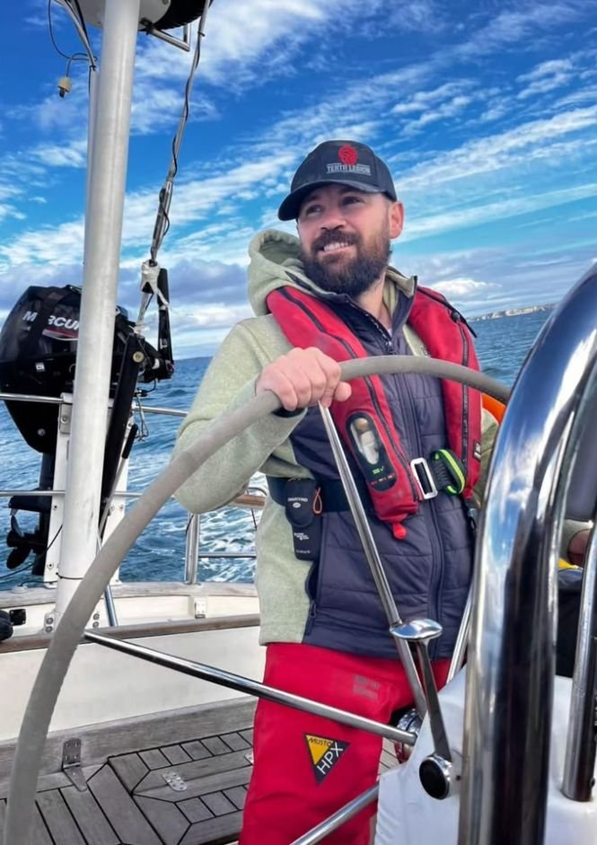 Jonesmurph2026's tweet photo. The 28 hour journey only took us 24hrs straight sailing ⛵️
But we are now at port, and have a 24 hour break till we go again 😎
This is exciting 🙌 #adventures #sailing #voyage #sealife #usa https://t.co/LCHqLTRPL5