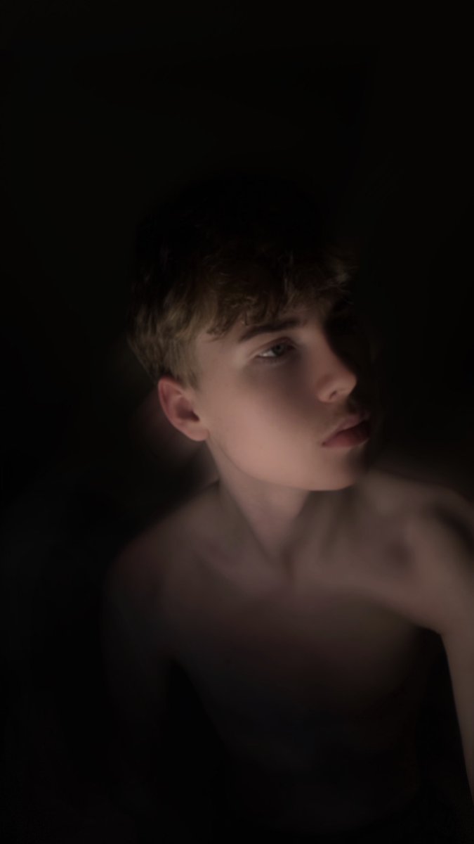 JamesssFoxx's tweet photo. Would you take them off https://t.co/kNgFdLLts6