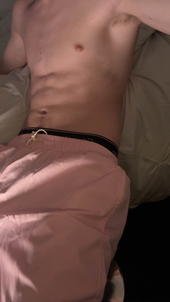JamesssFoxx's tweet photo. Would you take them off https://t.co/kNgFdLLts6