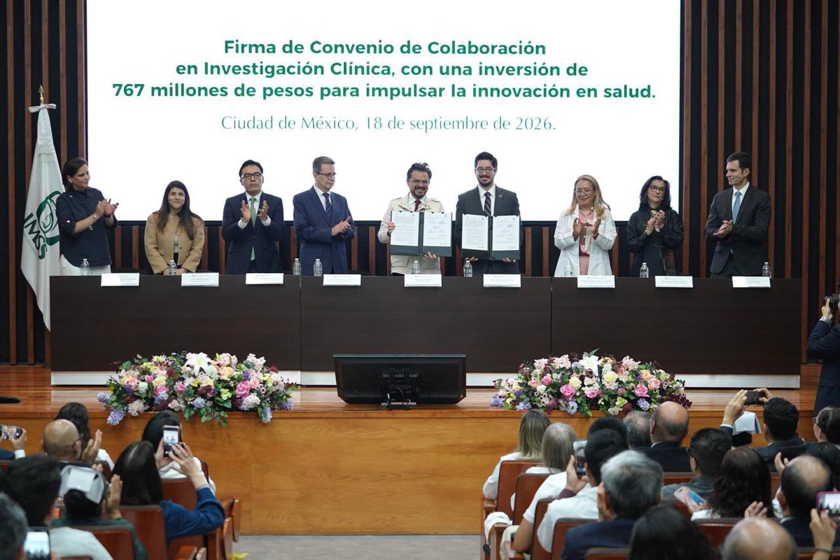 zoerobledo's tweet photo. ¡El IMSS también es investigación científica! 

🔬Y hoy dimos un siguiente paso para fortalecer la investigación clínica con la firma de un convenio con @amchammexico, con el que ponemos en marcha el Programa de Fortalecimiento y Desarrollo de la Investigación Clínica Patrocinada en el IMSS 2026-2030, con una inversión potencial de 767 millones de pesos.

@Tu_IMSS tiene una capacidad única para hacer investigación: miles de unidades médicas, hospitales, Unidades Médicas de Alta Especialidad, millones de atenciones diarias y el Expediente Clínico Electrónico más grande de América Latina. Pero no podemos hacerlo todo solos. Por eso sumamos esfuerzos con la iniciativa privada, la academia y la industria. Gracias @PedroCasas. 🏥

¿Y todo para qué? Para nuestra gente. Para generar más investigación sobre diabetes, hipertensión, enfermedades renales, cáncer, enfermedades raras y padecimientos neurológicos, y convertir el conocimiento en mejores oportunidades de atención. 💚🦅