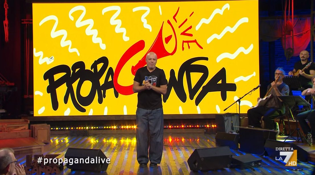 welikeduel's tweet photo. Eccoci in diretta dal Teatro 2 degli Studios di via Tiburtina in Roma con la prima puntata della nuova stagione di #propagandalive https://t.co/yzCDA6KEJG