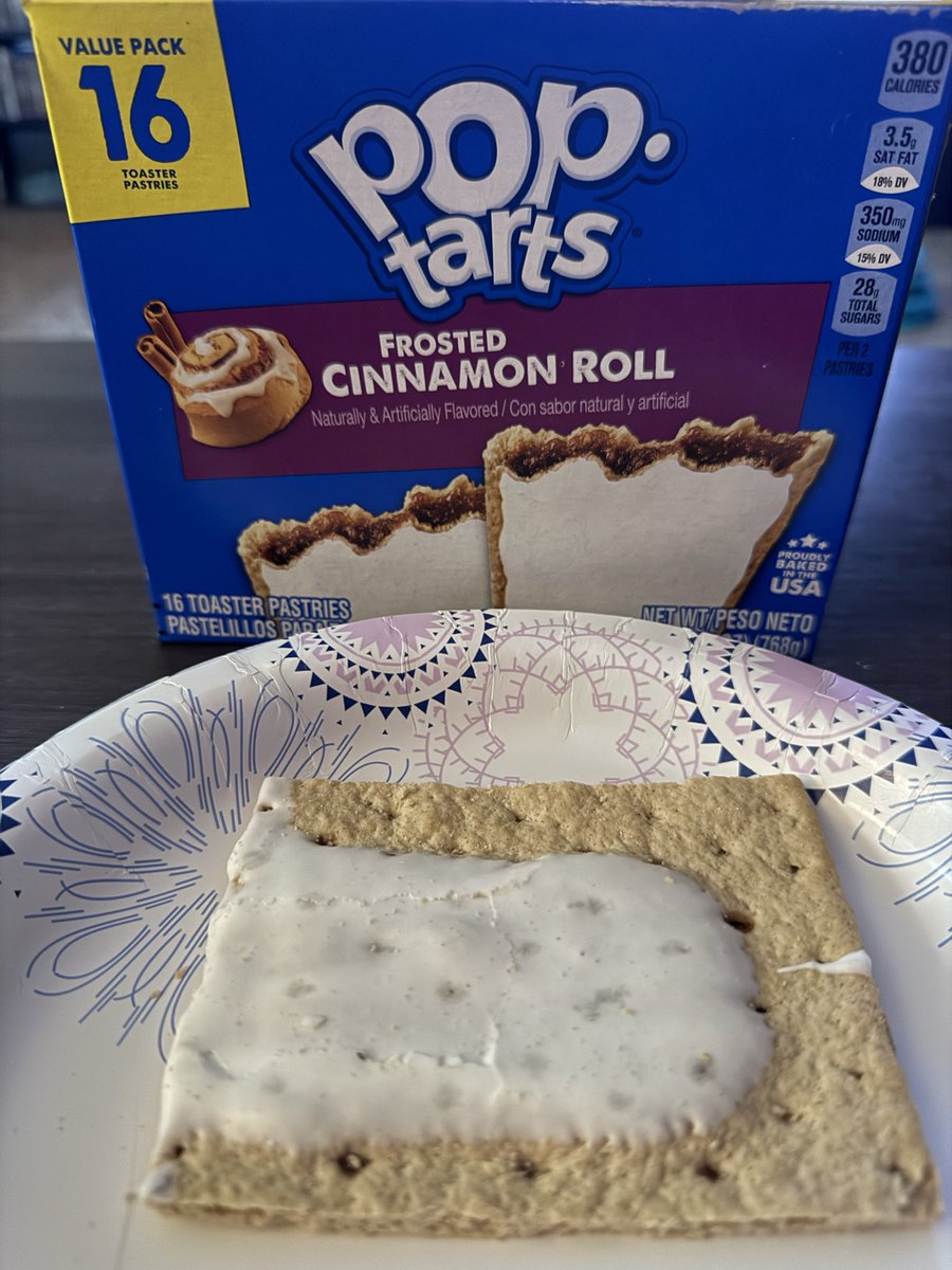 JeffKingman's tweet photo. @PopTartsUS you guys need to either change your box art or do better in production because this is clearly false advertising. https://t.co/b3jaHAYfO9