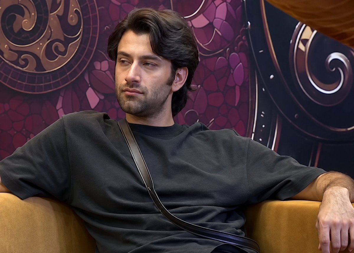 realitygyann's tweet photo. #WeekendKaVaar EXCLUSIVE 🚨 

#RohedKhan Has Been Evicted From Bigg Boss 20 House.

#BiggBoss #BiggBoss20 #BB20 #SalmanKhan https://t.co/I4XdM4mtIw