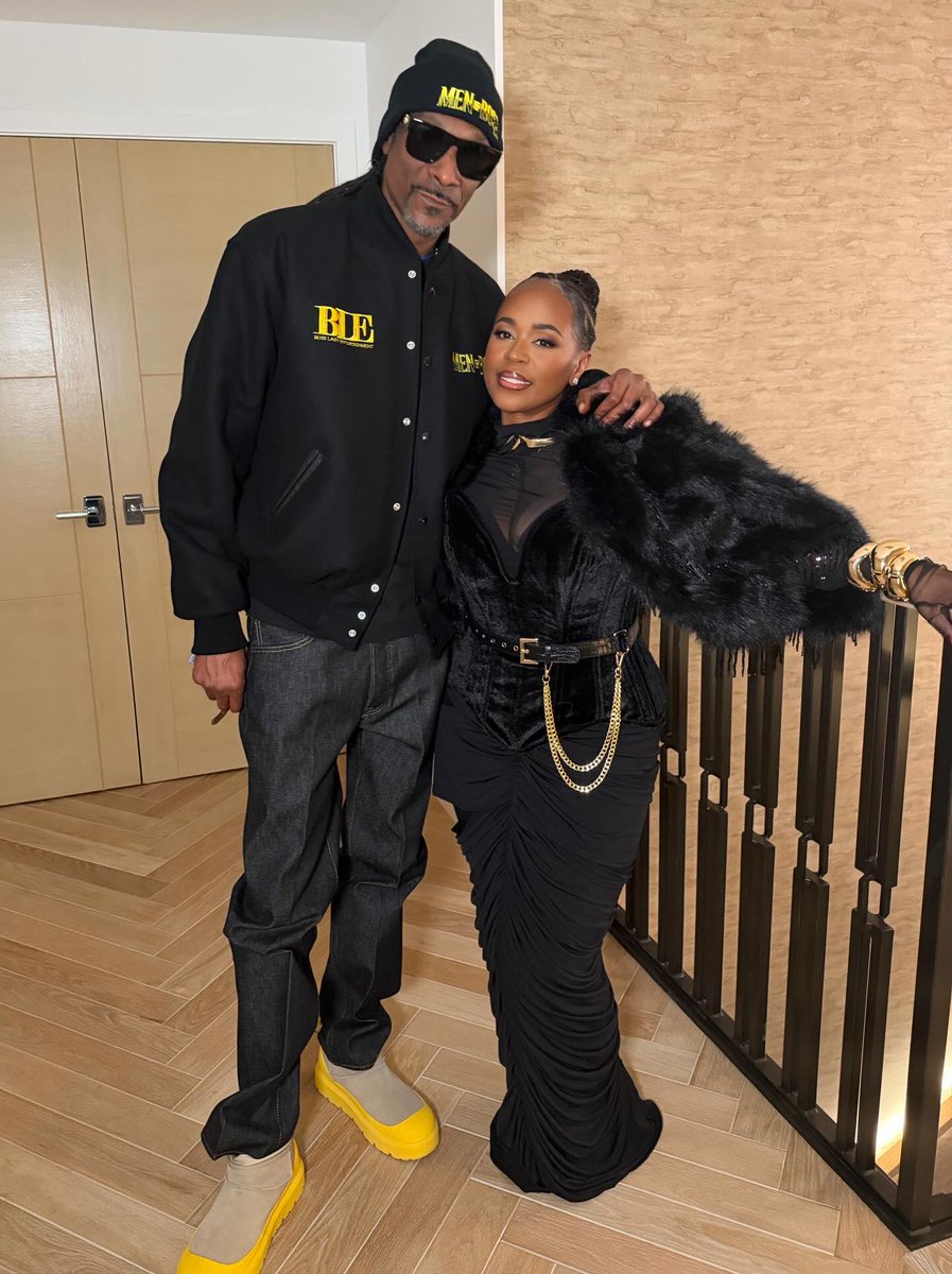 SnoopDogg's tweet photo. 💜 💙 https://t.co/wy3HUlj3tJ