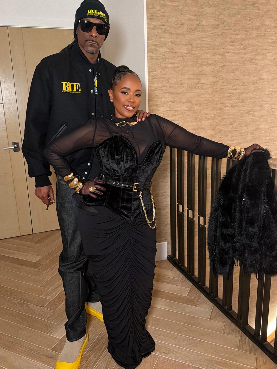 SnoopDogg's tweet photo. 💜 💙 https://t.co/wy3HUlj3tJ